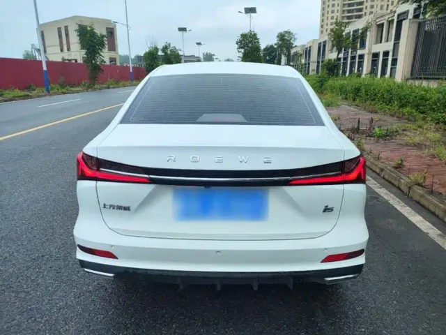 Roewe i5 — Фото автомобиля 5