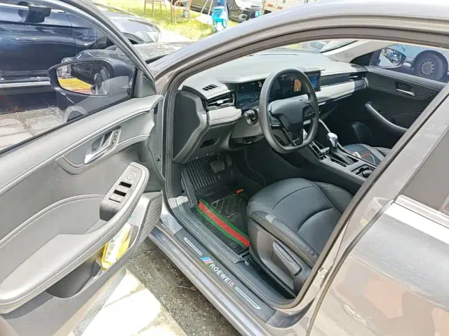 Roewe i5 — Фото автомобиля 15