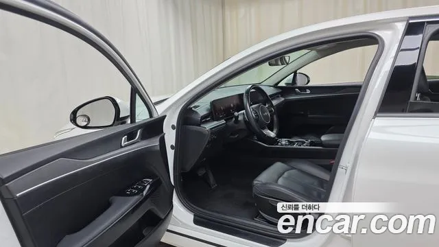 Kia K5 Новый K5 3 поколение 2.0 LPi(Для проката) — Фото автомобиля 11