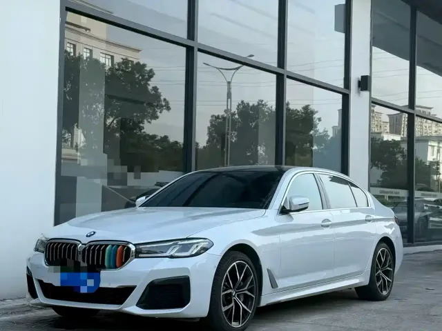 Фотография автомобиля — BMW 5 Series