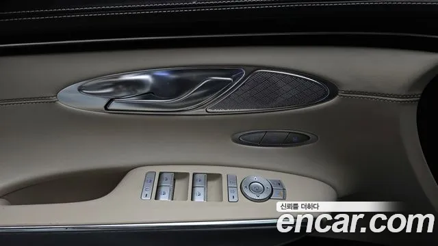 Genesis GV70 — Фото автомобиля 25