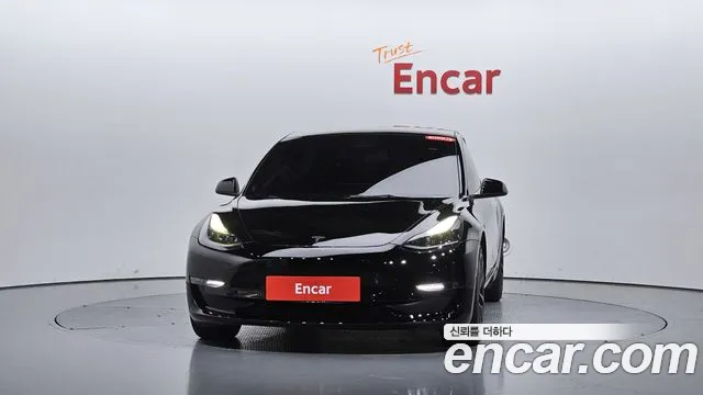 Tesla Model 3 — Фото автомобиля 2