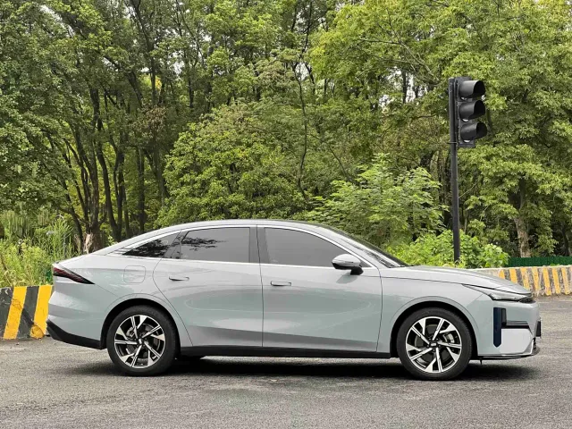 Geely Galaxy L6 — Фото автомобиля 5