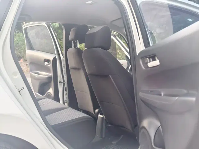 Honda Fit — Фото автомобиля 10