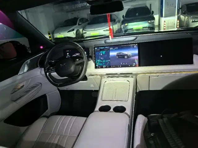 Xpeng G9 — Фото автомобиля 8