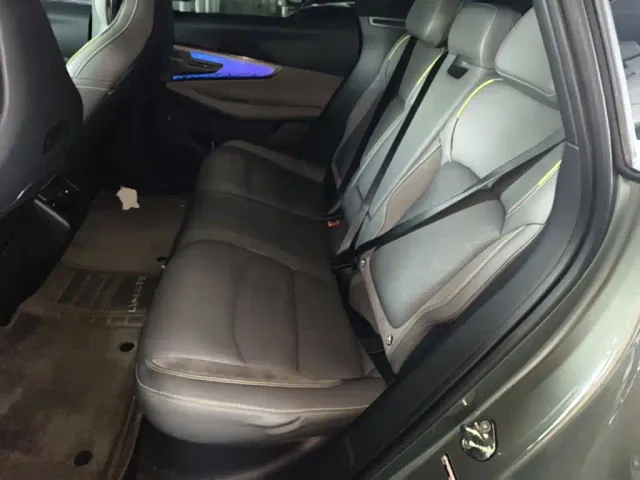 Lynk & Co 08 EM-P — Фото автомобиля 12