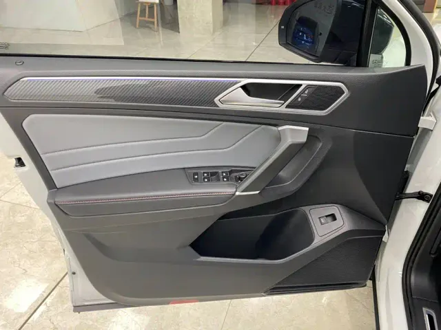 Volkswagen Tiguan X — Фото автомобиля 13