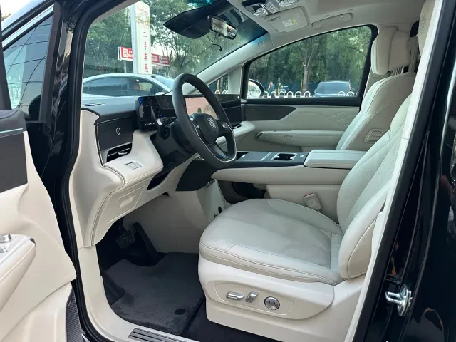 Buick Zhijing Shijia — Фото автомобиля 12