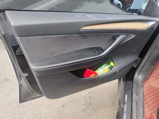Tesla Model Y — Фото автомобиля 7