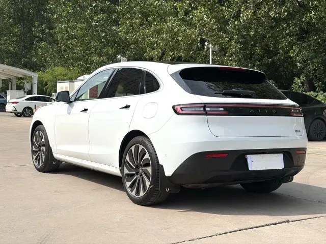 Aito M5 — Фото автомобиля 6
