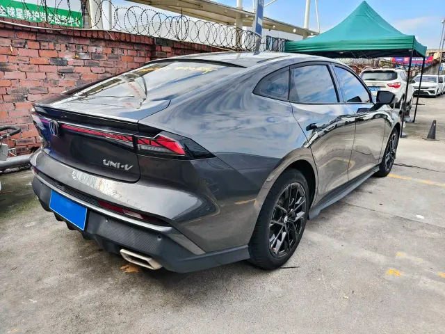 Changan UNI-V — Фото автомобиля 14