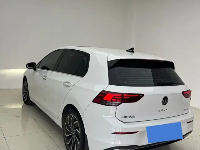 Volkswagen Golf — Фото автомобиля 7