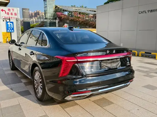 Hongqi H5 — Фото автомобиля 9