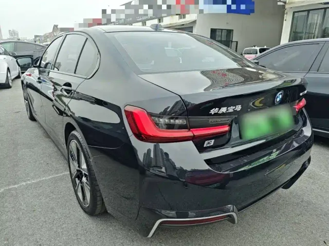 BMW BMW i3 2024 eDrive 40 L Night Sport Package — Фото автомобиля 4