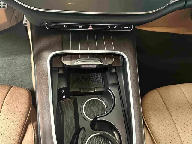 Mercedes-Benz E-Class — Фото автомобиля 10
