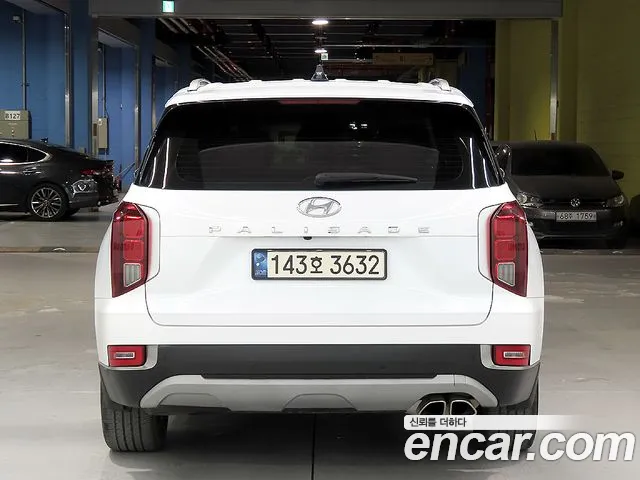 Hyundai Palisade Palisade Дизель 2.2 2WD — Фото автомобиля 12