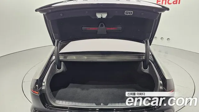 Hyundai Grandeur Grandeur (GN7) 2.5 Бензин 2WD — Фото автомобиля 20