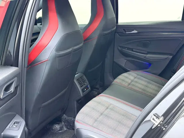 Volkswagen Golf GTI — Фото автомобиля 7