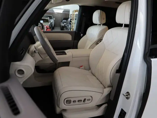 Li Auto MEGA — Фото автомобиля 6