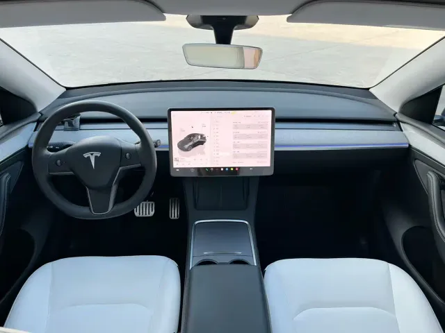 Tesla Model Y — Фото автомобиля 8