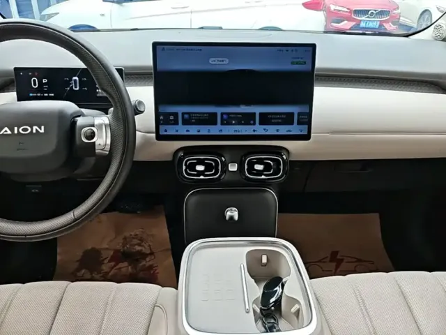 GAC Aion UT — Фото автомобиля 8