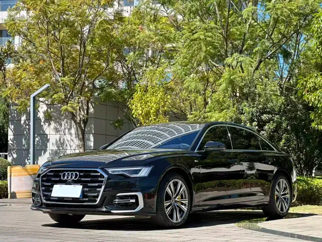 Фотография автомобиля — Audi A6L