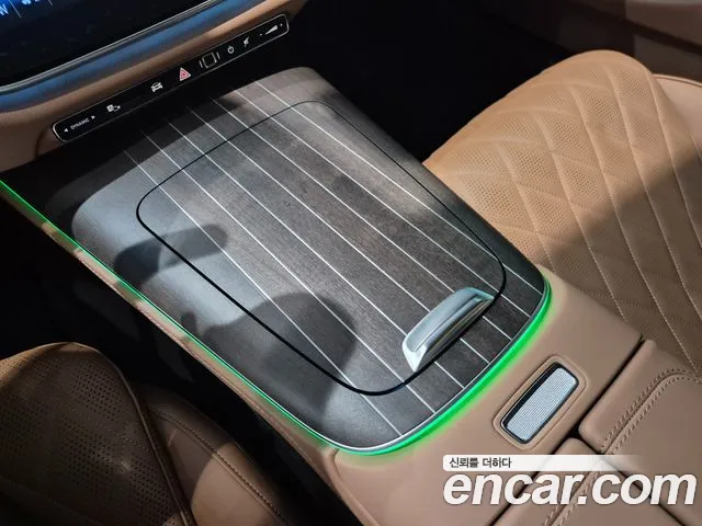 Mercedes-Benz E-Class — Фото автомобиля 16