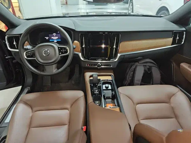 Volvo S90 — Фото автомобиля 9