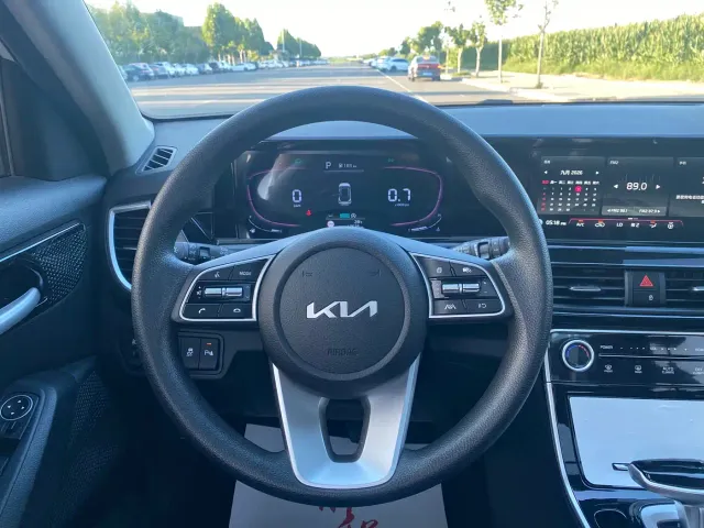 Kia Seltos — Фото автомобиля 6