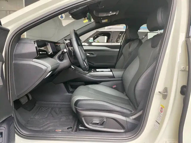 BYD Qin L — Фото автомобиля 6