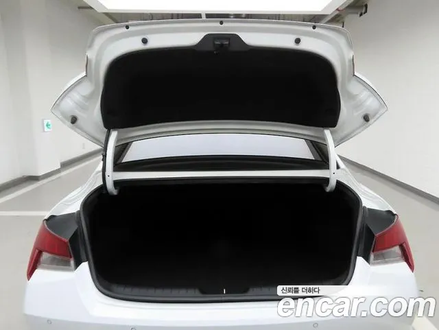 Hyundai Avante CN7 — Фото автомобиля 5
