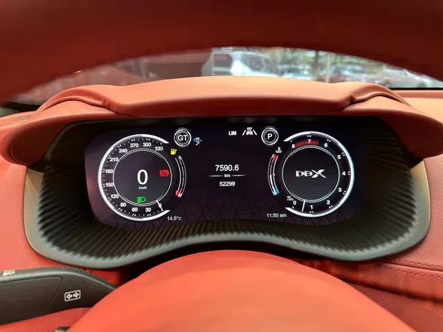 Aston Martin DBX — Фото автомобиля 18