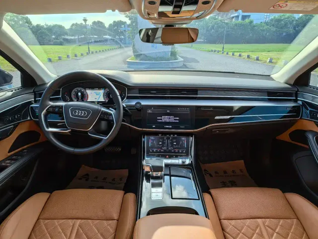 Audi A8 — Фото автомобиля 13