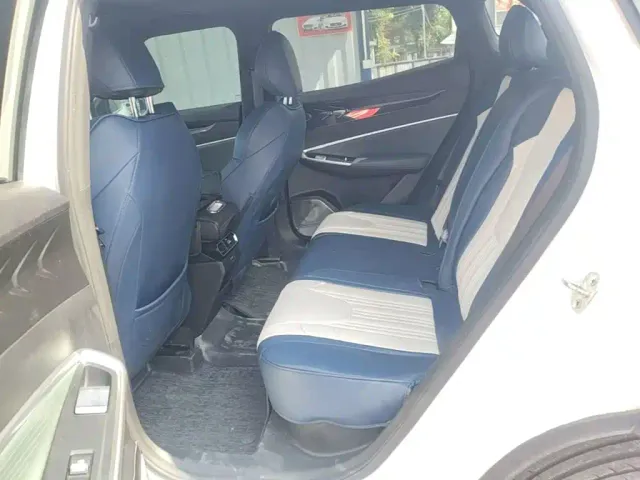 Geely Boyue — Фото автомобиля 16