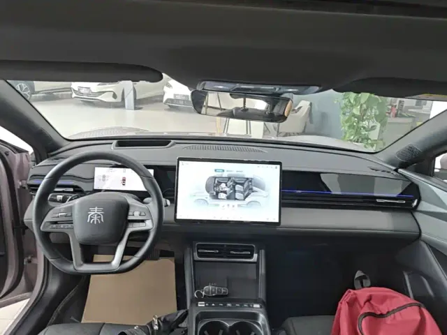 BYD Qin L — Фото автомобиля 9