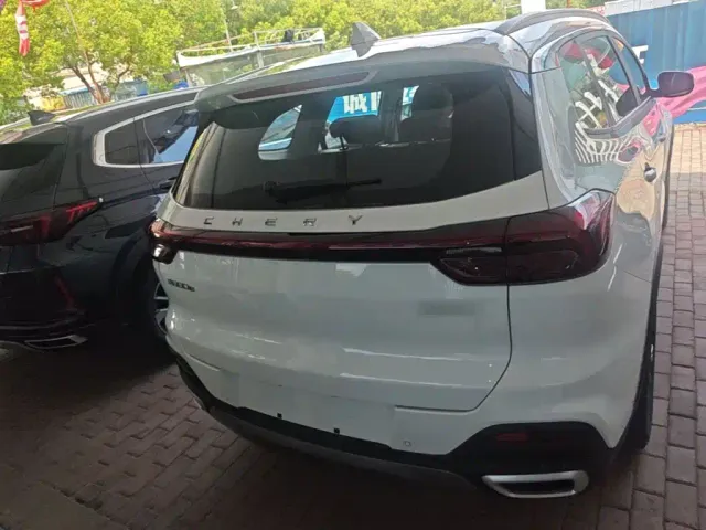 Chery Tiggo 8 — Фото автомобиля 5