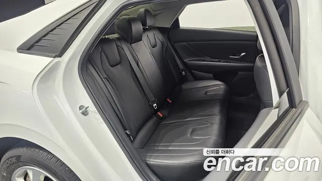 Hyundai AVANTE Avante (CN7) — Фото автомобиля 11