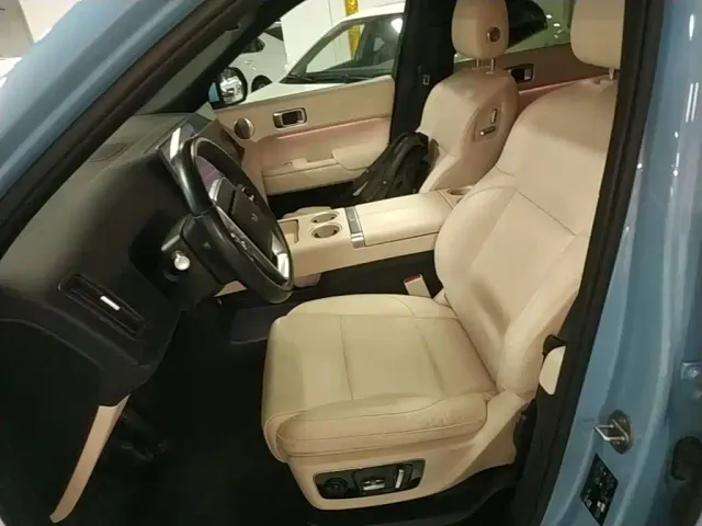 Li Auto Li L8 2024 Model Ultra — Фото автомобиля 14