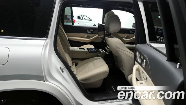Mercedes-Benz GLS-Class — Фото автомобиля 12