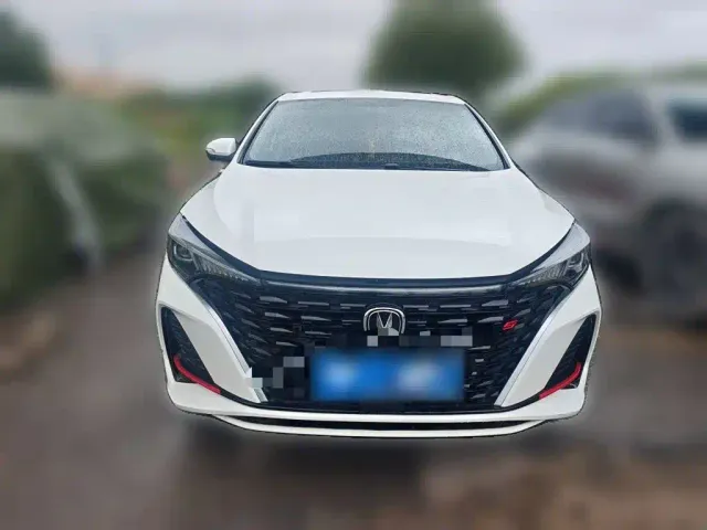Changan Eado — Фото автомобиля 2