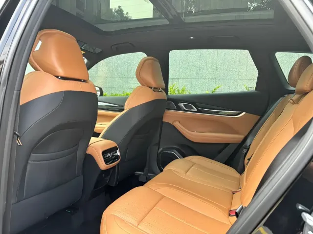 Geely Boyue L — Фото автомобиля 7
