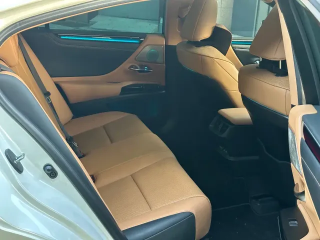 Lexus ES — Фото автомобиля 6