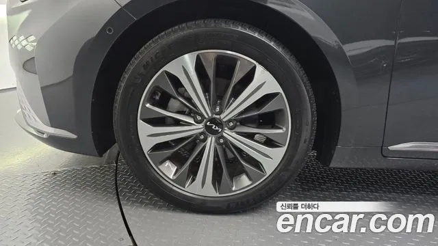 Kia K8 Signature — Фото автомобиля 5