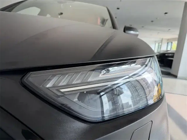 Audi SQ5 — Фото автомобиля 11