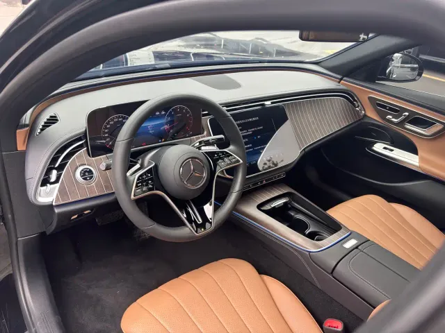 Mercedes-Benz E-Class — Фото автомобиля 6