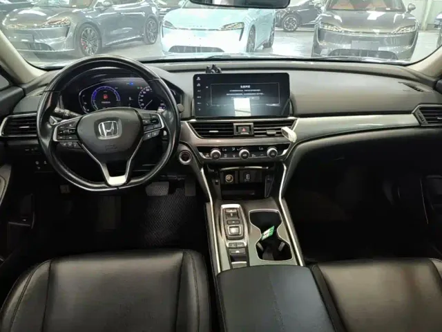 Honda Accord — Фото автомобиля 9