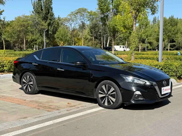 Nissan Teana — Фото автомобиля 3