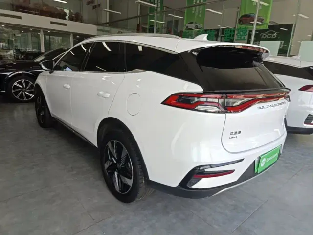 BYD Tang — Фото автомобиля 4