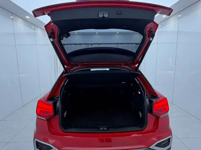 Audi Q2L — Фото автомобиля 13