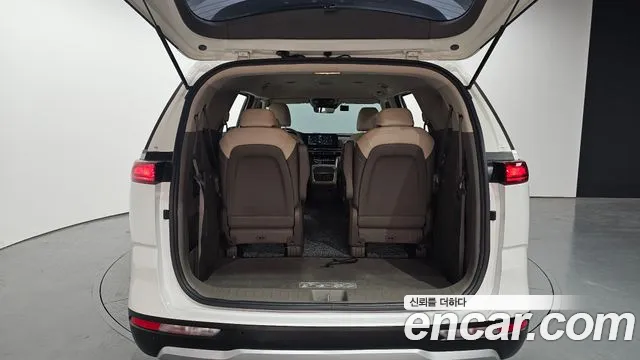 Kia Canival Carnival 4 поколение 9 мест Prestige — Фото автомобиля 20